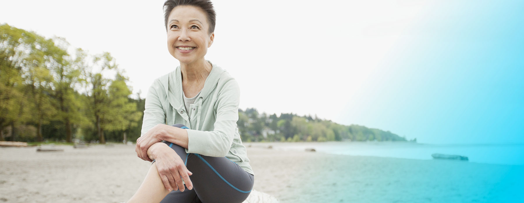 Woman sitting on beach – The many roles of magnesium article
